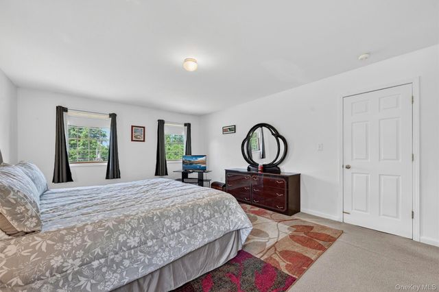 29 Purdys Lane, New Windsor, NY 12553