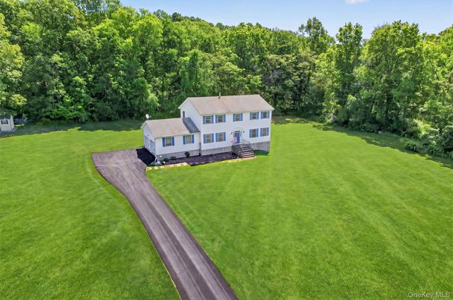 29 Purdys Lane, New Windsor, NY 12553