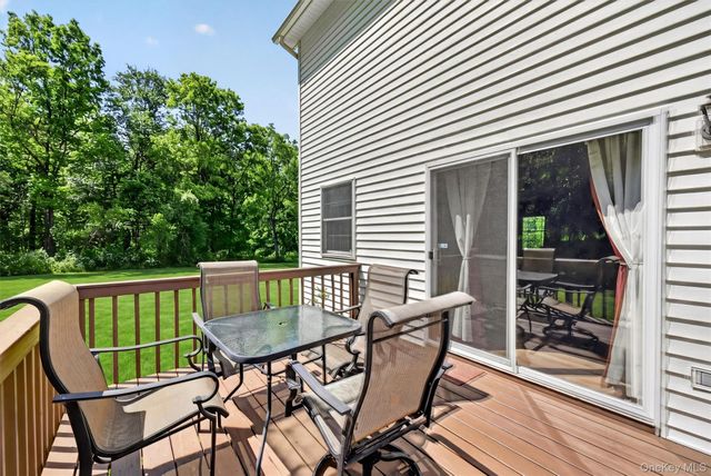 29 Purdys Lane, New Windsor, NY 12553