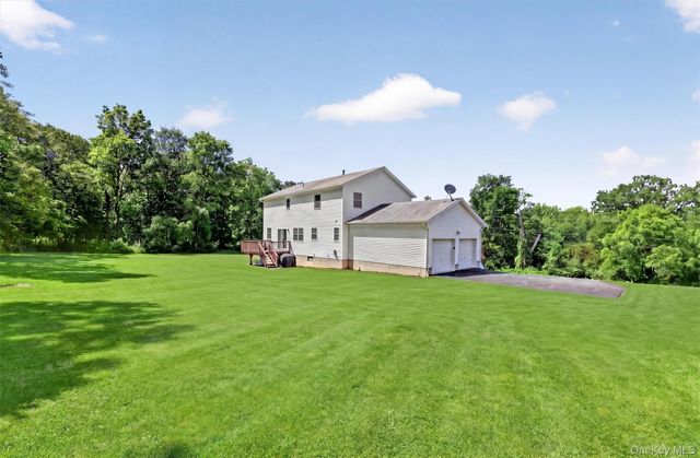 29 Purdys Lane, New Windsor, NY 12553