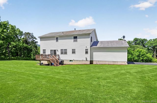 29 Purdys Lane, New Windsor, NY 12553