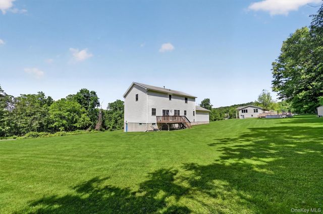 29 Purdys Lane, New Windsor, NY 12553