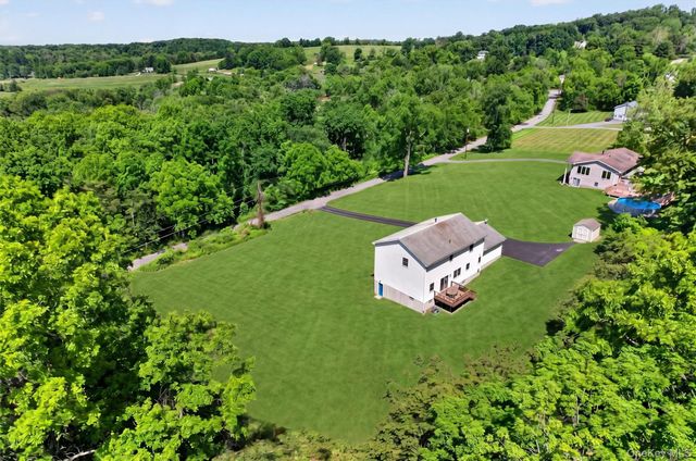29 Purdys Lane, New Windsor, NY 12553