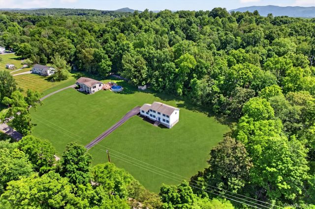 29 Purdys Lane, New Windsor, NY 12553