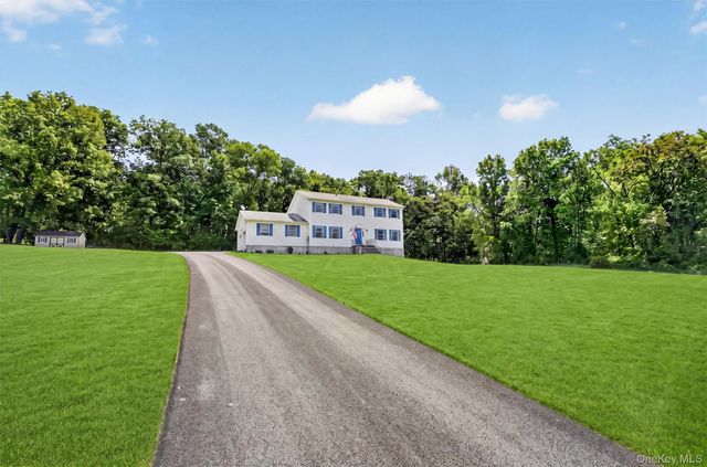 29 Purdys Lane, New Windsor, NY 12553
