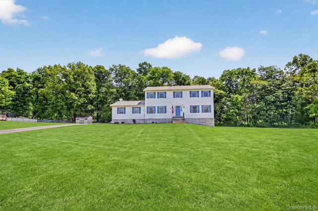 29 Purdys Lane, New Windsor, NY 12553