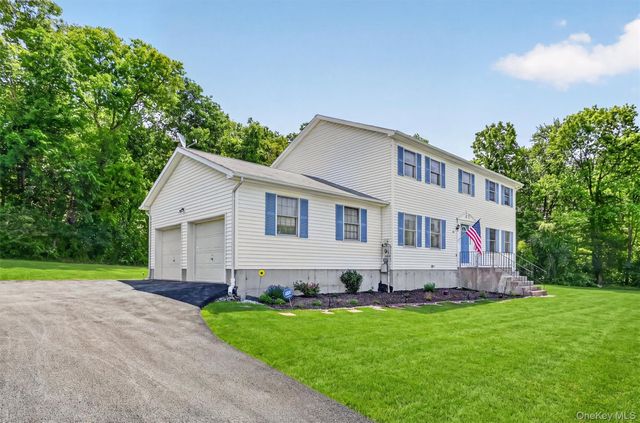 29 Purdys Lane, New Windsor, NY 12553