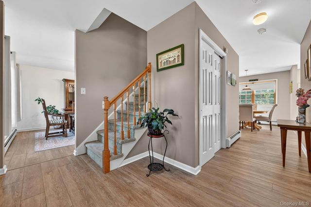 29 Purdys Lane, New Windsor, NY 12553
