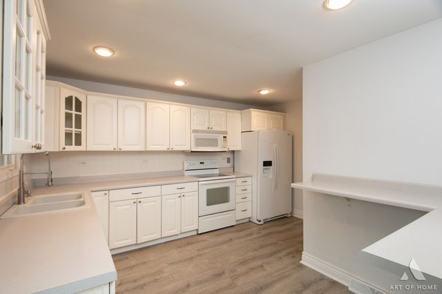 10231 Hawthorne Drive, Orland Park, IL 60462