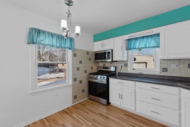 3756 E Waterford PLACE, Saint Francis, WI 53235