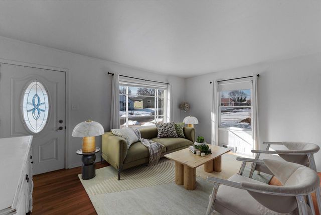 3756 E Waterford PLACE, Saint Francis, WI 53235