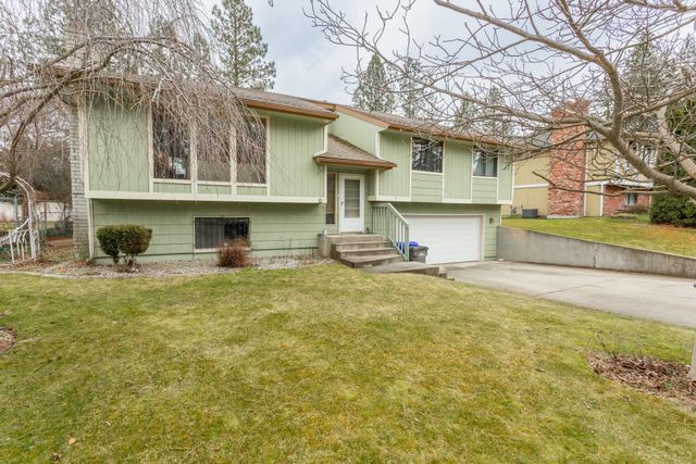 10620 N College Place Dr, Spokane, WA 99218