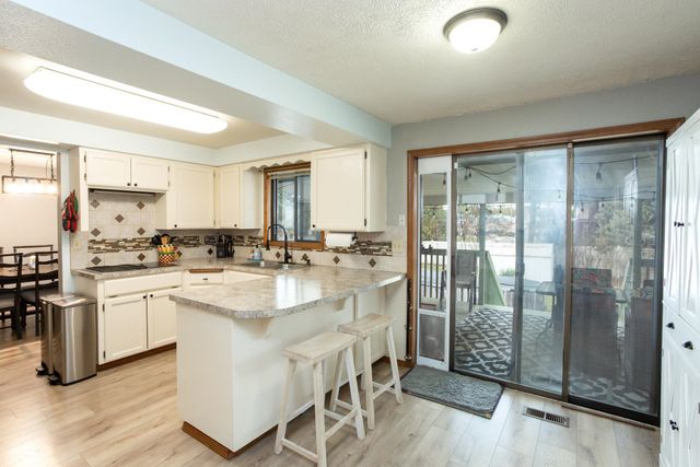 10620 N College Place Dr, Spokane, WA 99218