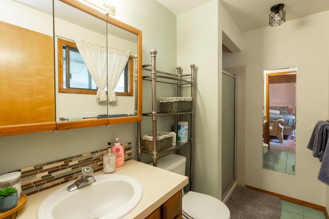 10620 N College Place Dr, Spokane, WA 99218