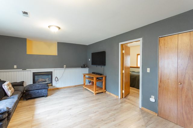 10620 N College Place Dr, Spokane, WA 99218