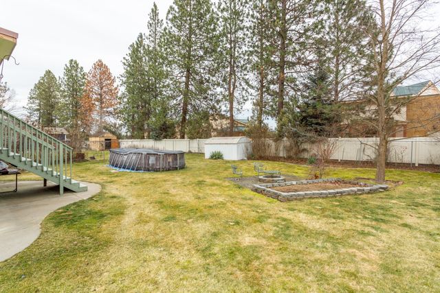 10620 N College Place Dr, Spokane, WA 99218