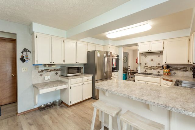 10620 N College Place Dr, Spokane, WA 99218