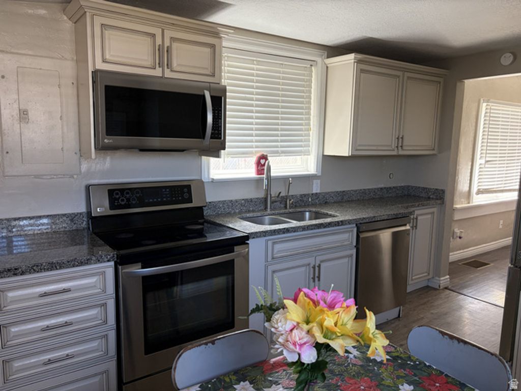 3119 S 9000 W, Magna, UT 84044 — photo 5