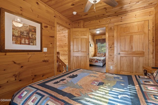 448 Silver Maple Lane, Gatlinburg, TN 37738