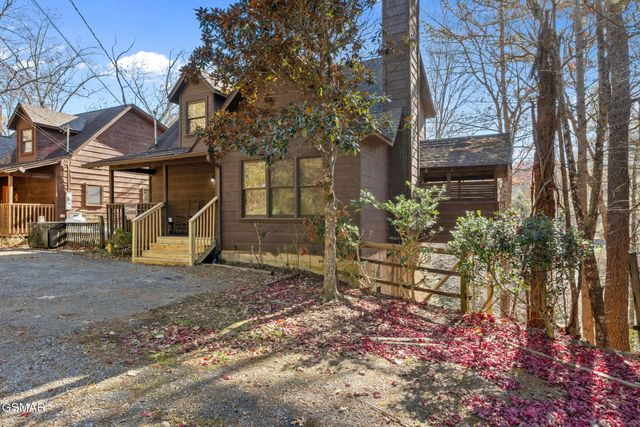 448 Silver Maple Lane, Gatlinburg, TN 37738