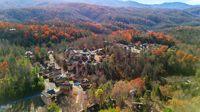 448 Silver Maple Lane, Gatlinburg, TN 37738