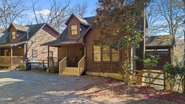 448 Silver Maple Lane, Gatlinburg, TN 37738