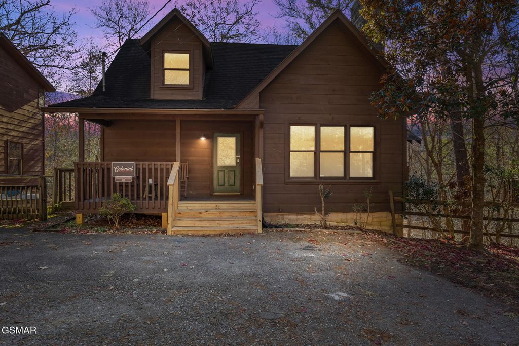448 Silver Maple Lane, Gatlinburg, TN 37738