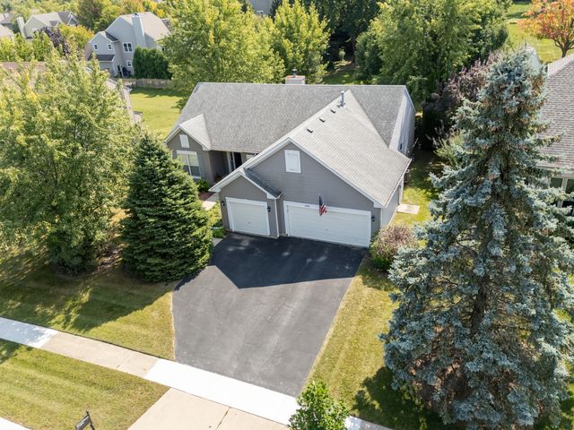 1681 Highmeadow Lane, Algonquin, IL 60102