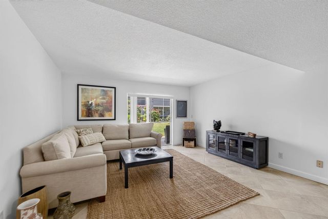 18081 SE Country Club Drive 9-83, Jupiter, FL 33469