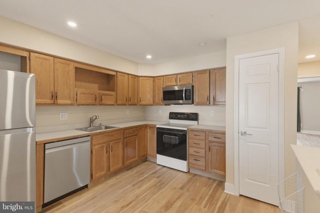 720 SOCIETY HILL HL, Cherry Hill, NJ 08003