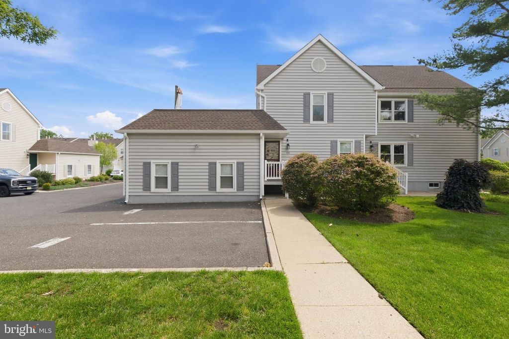 720 SOCIETY HILL HL, Cherry Hill, NJ 08003