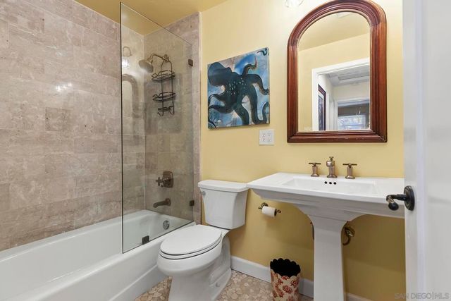 5741 Chelsea Ave, La Jolla, CA 92037