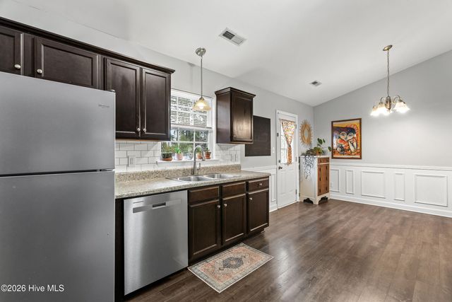 502 Waldorf Court, Hubert, NC 28539