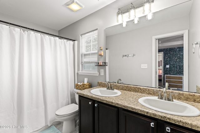 502 Waldorf Court, Hubert, NC 28539