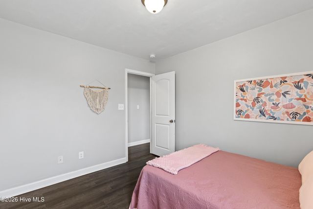 502 Waldorf Court, Hubert, NC 28539