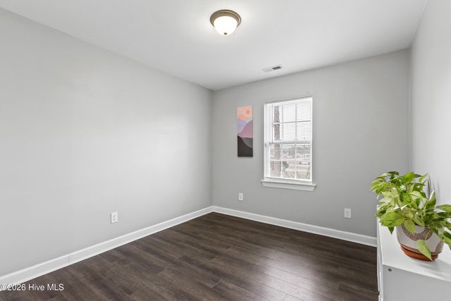 502 Waldorf Court, Hubert, NC 28539