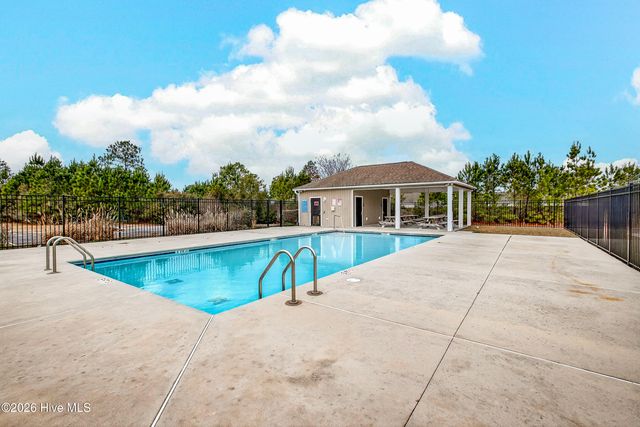 502 Waldorf Court, Hubert, NC 28539