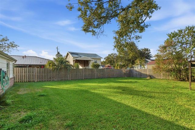 637 10th Street, Lake Charles, LA 70601