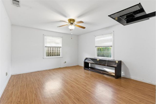 637 10th Street, Lake Charles, LA 70601