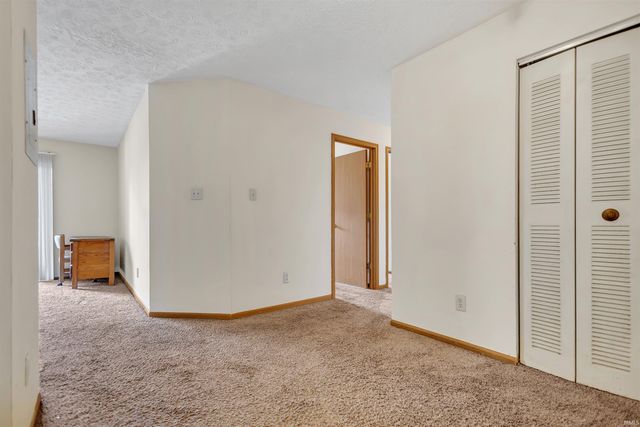 3230 E John Hinkle Pl Apt D, Bloomington, IN 47408