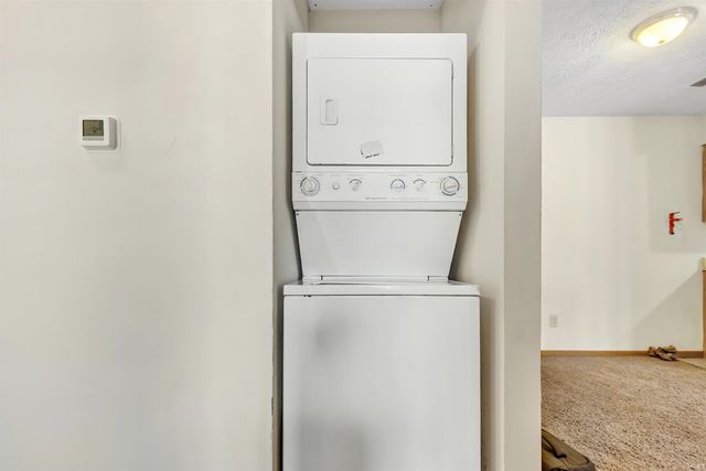 3230 E John Hinkle Pl Apt D, Bloomington, IN 47408