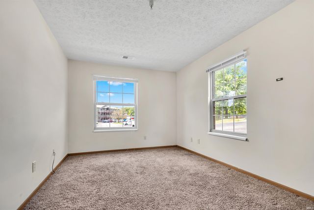 3230 E John Hinkle Pl Apt D, Bloomington, IN 47408