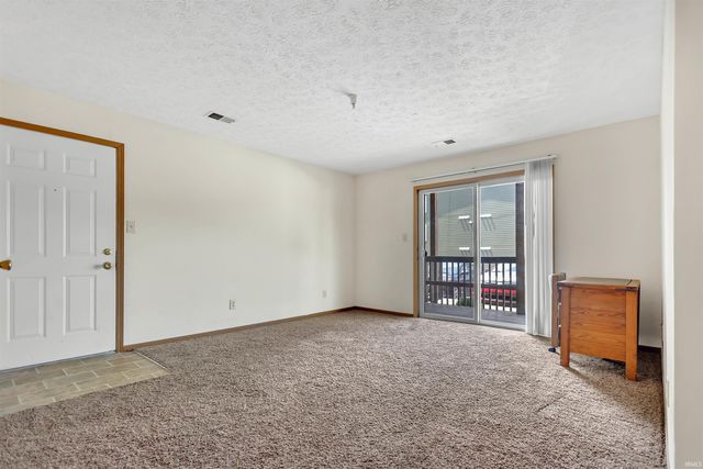 3230 E John Hinkle Pl Apt D, Bloomington, IN 47408