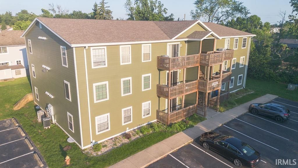 3230 E John Hinkle Pl Apt D, Bloomington, IN 47408