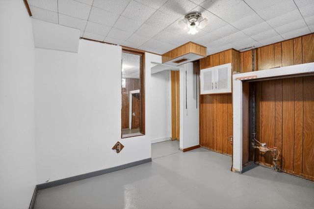 645 Dundee Drive, Waterloo, IA 50701