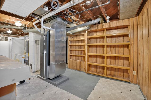 645 Dundee Drive, Waterloo, IA 50701