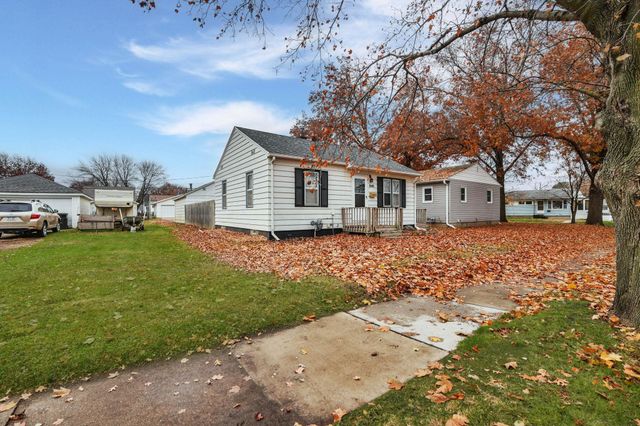 645 Dundee Drive, Waterloo, IA 50701