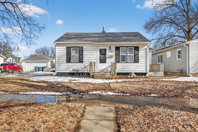 645 Dundee Drive, Waterloo, IA 50701