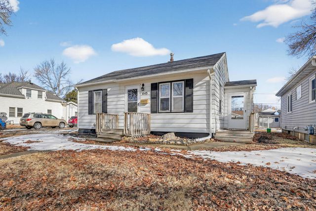 645 Dundee Drive, Waterloo, IA 50701