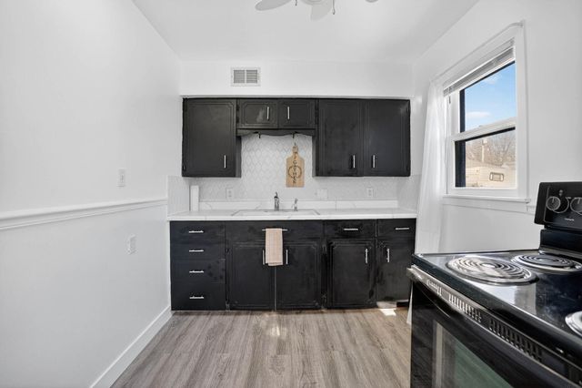 645 Dundee Drive, Waterloo, IA 50701